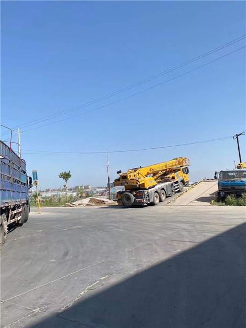 金湖县25吨吊车的租赁价格大概是多少？