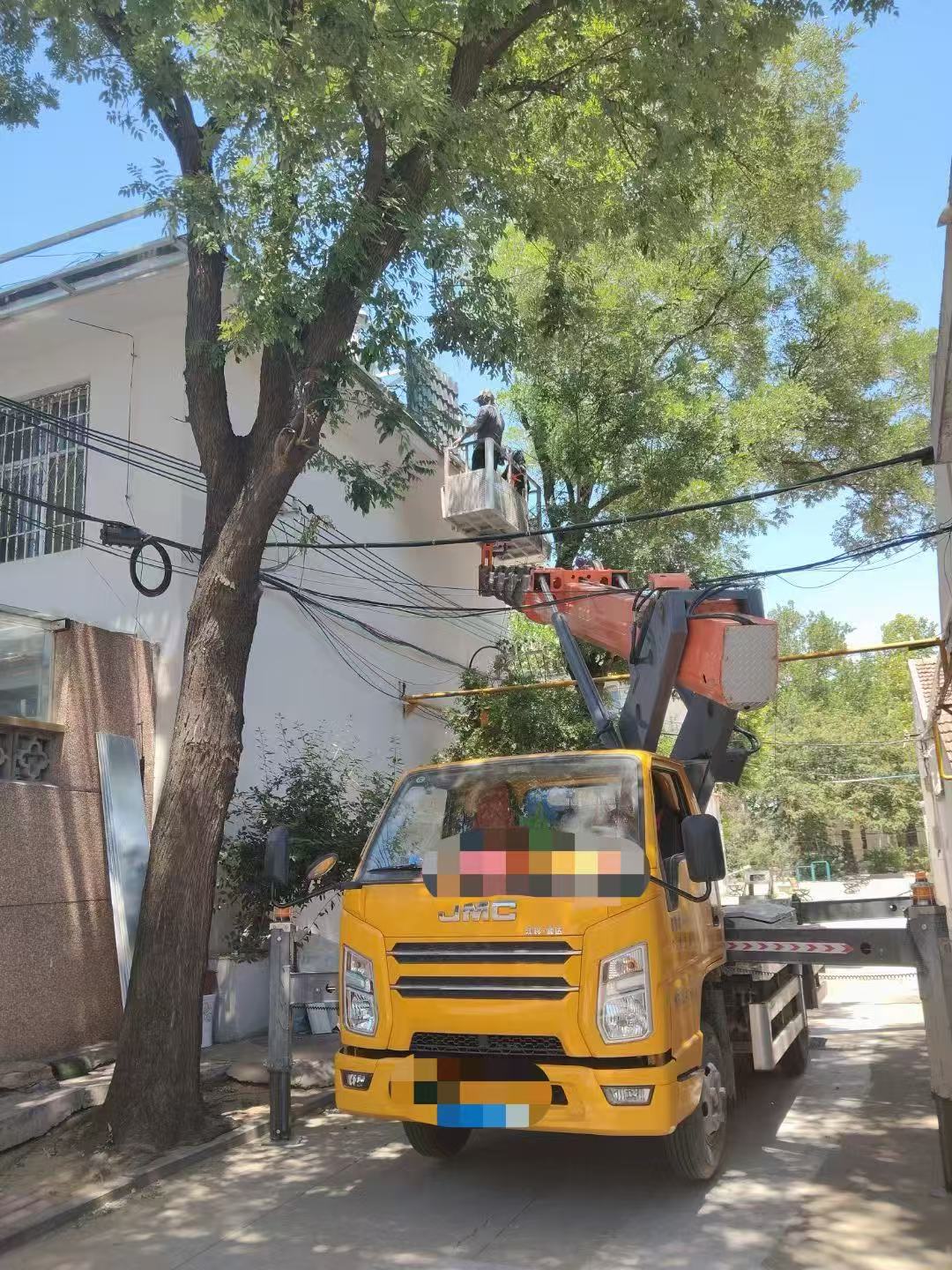 金湖县高空作业车能吊装重物吗？最大承载多少公斤？